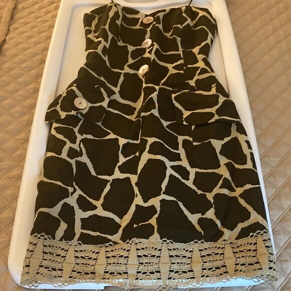 Bill Blass Dress In Giraffe Print with spaghetti straps and Lace Trim on Hem. - Picture 5 of 7